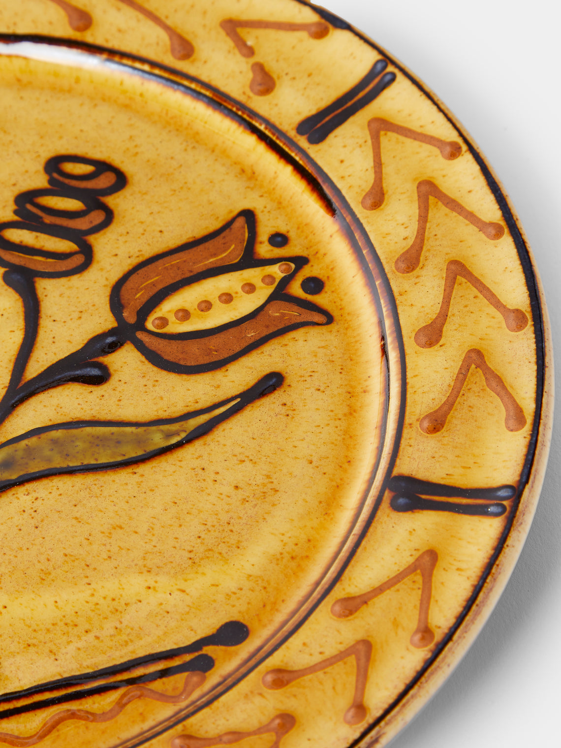 Fitch & McAndrew - Tulips and Buds Slipware Dinner Plate (10.4in/26.5cm) - Orange - ABASK