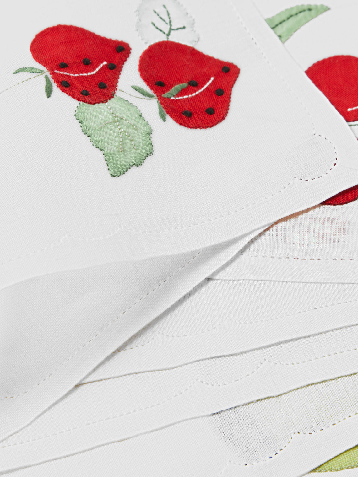 Taf Firenze - | Set of 6 | Retro Fruit Hand-Appliquéd Linen Cocktail Napkins - White - ABASK