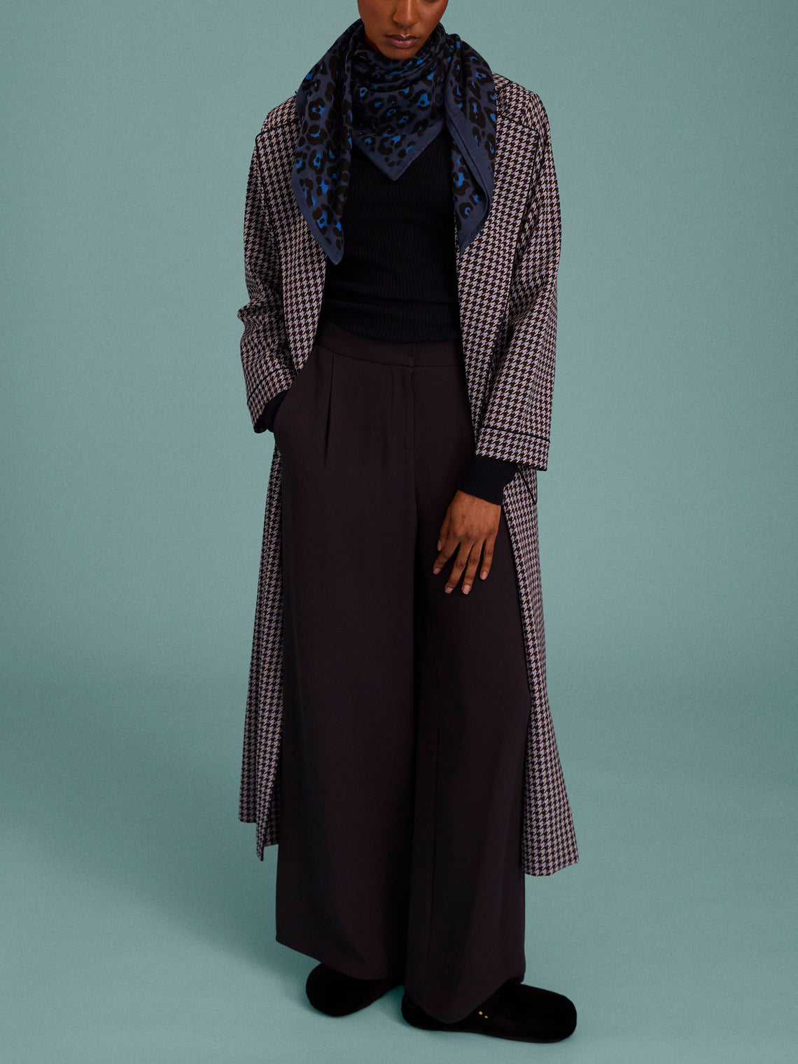 Me & K - Cashmere Leopard Bandana Scarf (37.5in/95cm) - Blue - ABASK