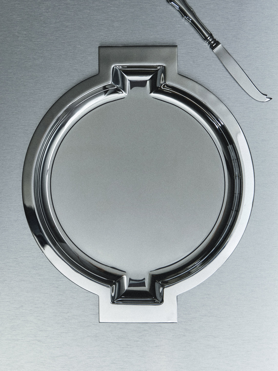 Robbe & Berking - Alta 90 Silver-Plated Round Service Tray (12.5in/32cm) - Silver - ABASK