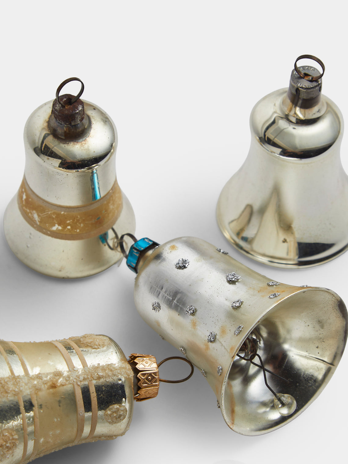 Antique and Vintage - Early-20th-Century Bells Glass Baubles (Set of 8) - Silver - ABASK
