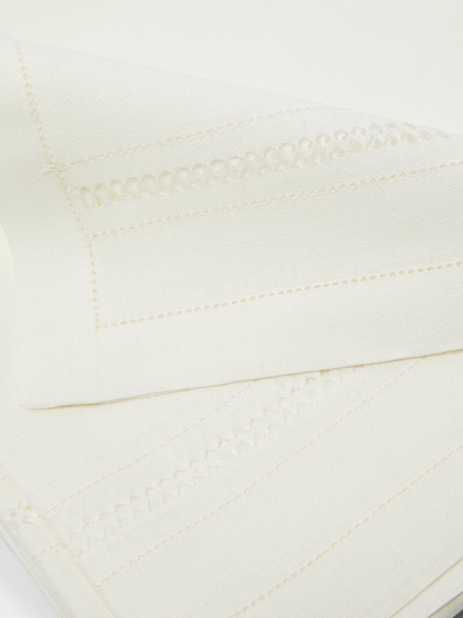 Volga Linen - Diamond-Stitch Linen Round Tablecloth (175cm x 175cm) -  - ABASK