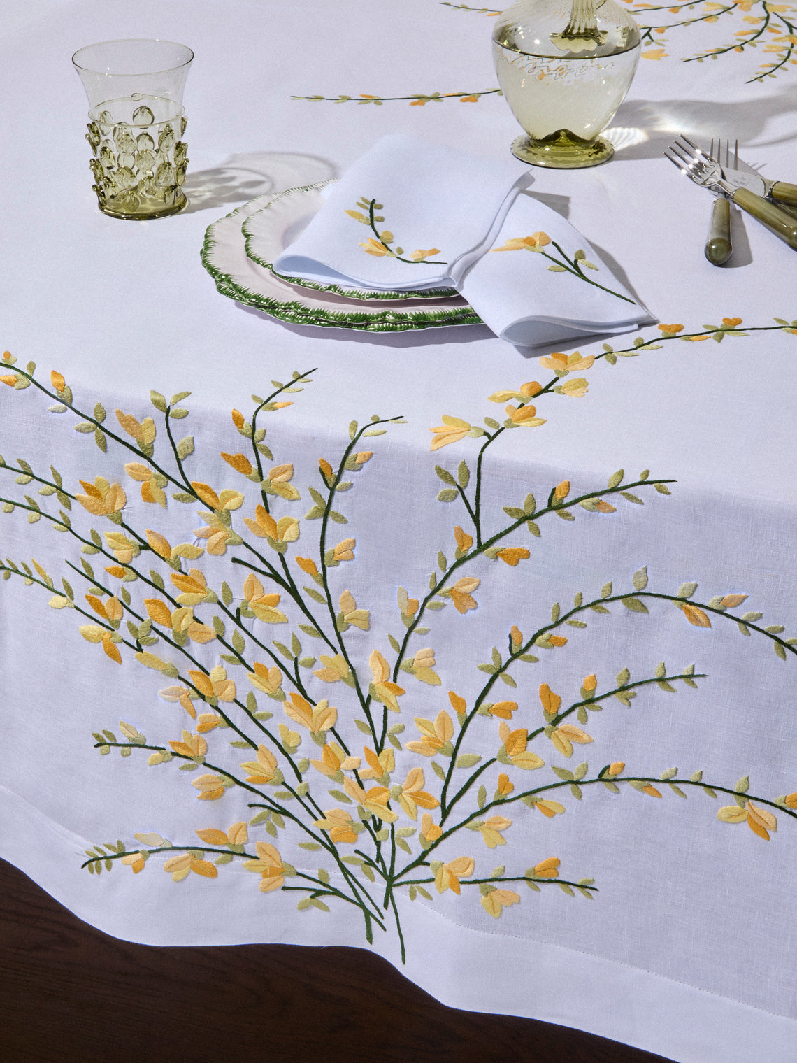 Taf Firenze - | Set of 12 | Floral Hand-Embroidered Linen Tablecloth and Napkins - White - ABASK