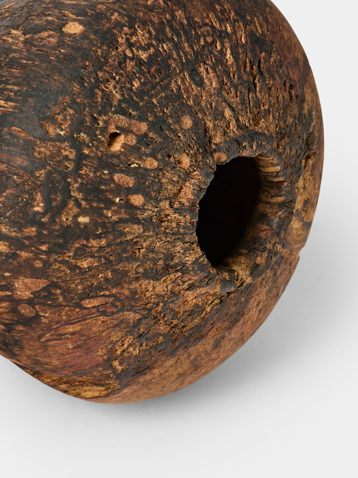 Iida Woodturning - Hand-Turned Persimmon Oiled Earth-Finish Vase (10in/26cm) - Brown - ABASK