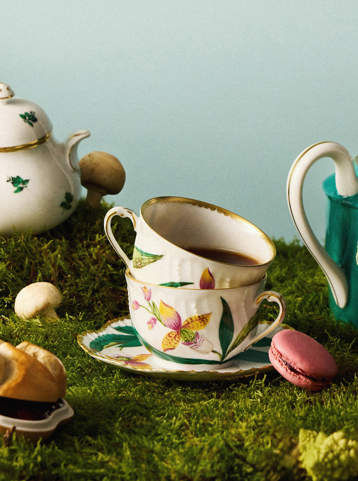 Pinto - Histoires d'Orchidées Hand-Painted Porcelain Teacup and Saucer - Multiple - ABASK