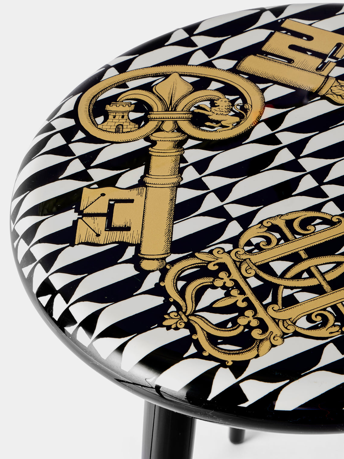Fornasetti - Chiavi oro e Losanghe Wood and Iron Stool - Multiple - ABASK