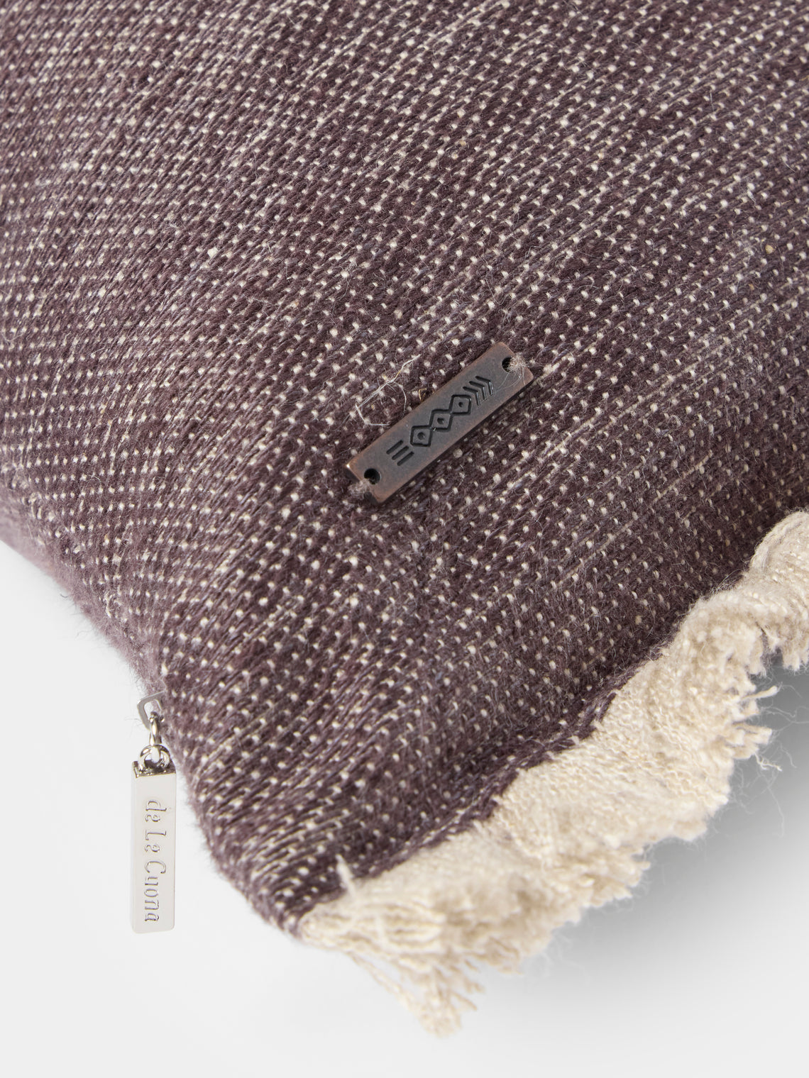 de Le Cuona - Striped Linen Cushion (23.5in/60cm) - Multiple - ABASK