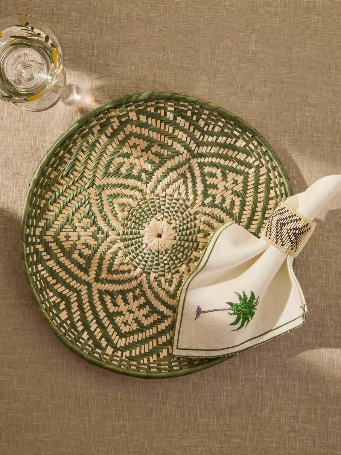 CasaLatina - Liliana Handwoven Tetera Palm Charger Plates (Set of 4) - Green - ABASK