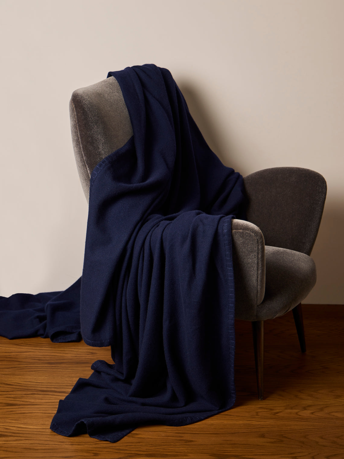 Denis Colomb - Stitched-Edge Cashmere King-Size Blanket (110in/2.8m) - Black - ABASK