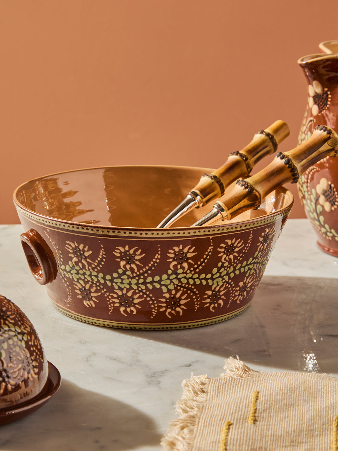 Poterie d’Évires - Flowers Hand-Painted Ceramic Large Handled Serving Bowl - Light brown - ABASK