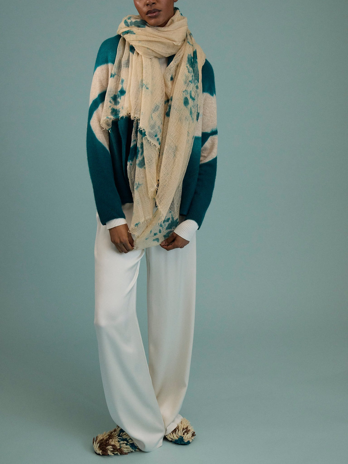 Suzusan - Shibori Cashmere Featherweight Shawl | One Size - Blue - ABASK