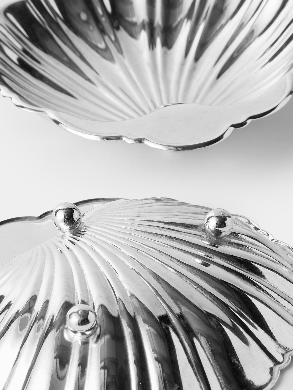 Antique and Vintage - Mid-Century Silver-Plated Shell Dishes (Set of 2) - Silver - ABASK