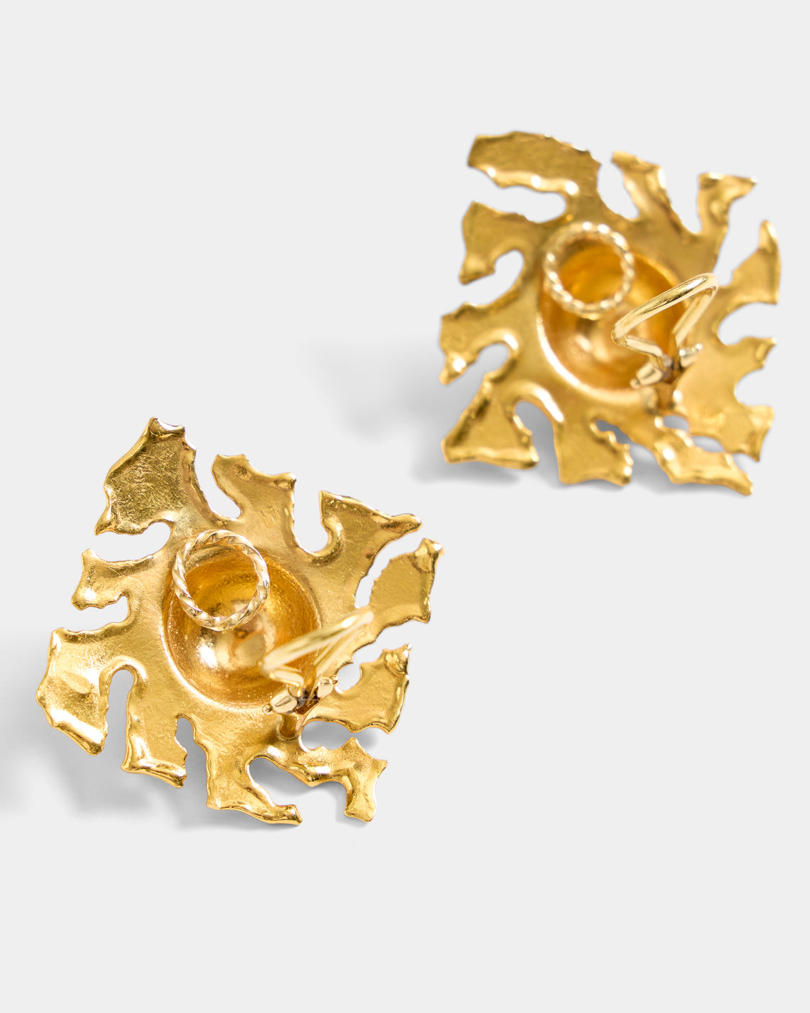 Mahnaz Collection - Women's Vintage 1980 Jean Mahie French 22-Karat Yellow Gold Earrings - Gold - ABASK