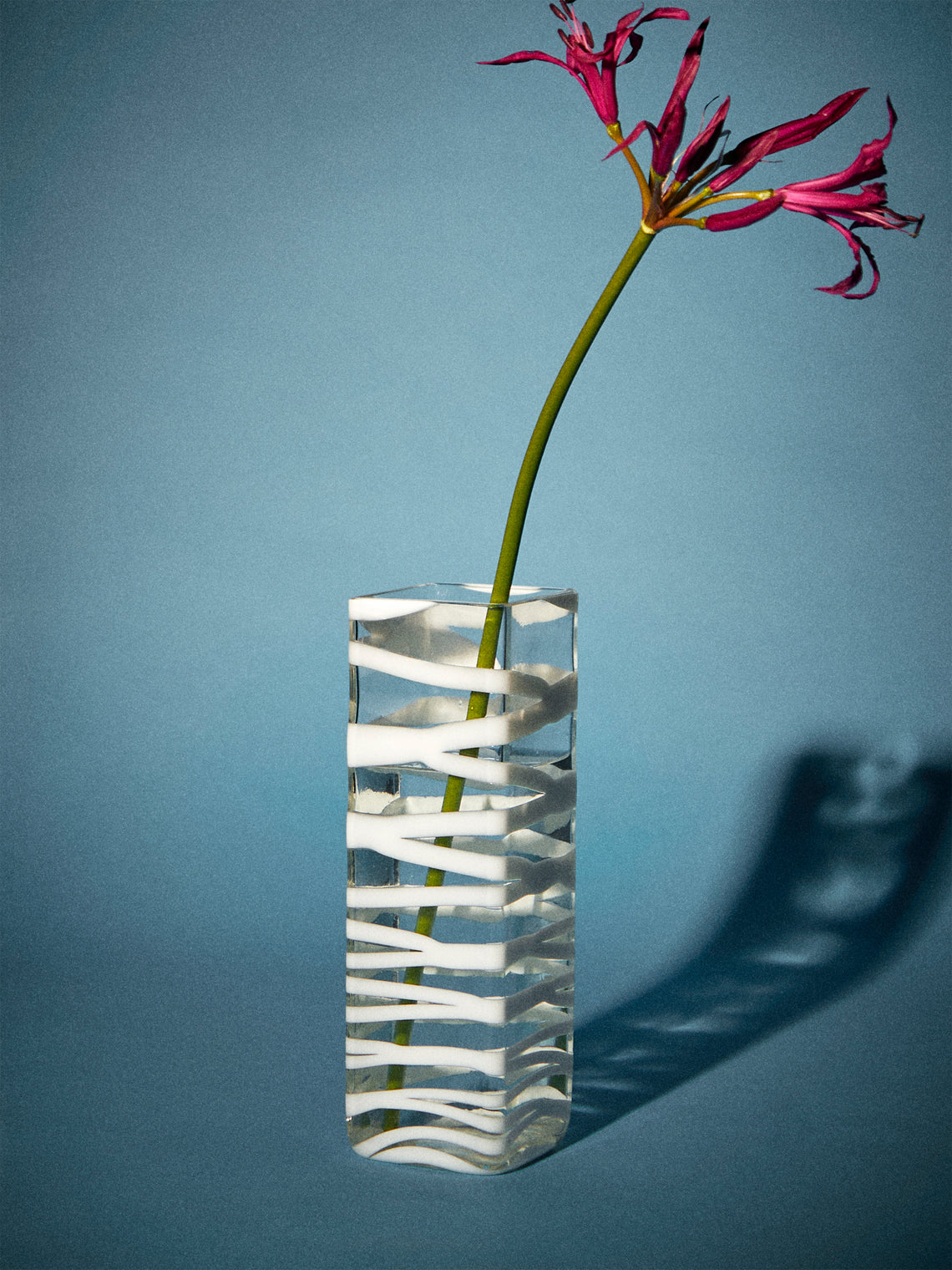 Antique and Vintage - 1960s Vistosi Glass Vase (9in/22.5cm) - Clear - ABASK