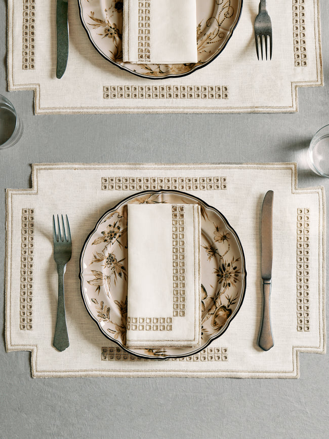 Borgo delle Tovaglie - Eva Embroidered Linen Placemats (Set of 4) - White - ABASK