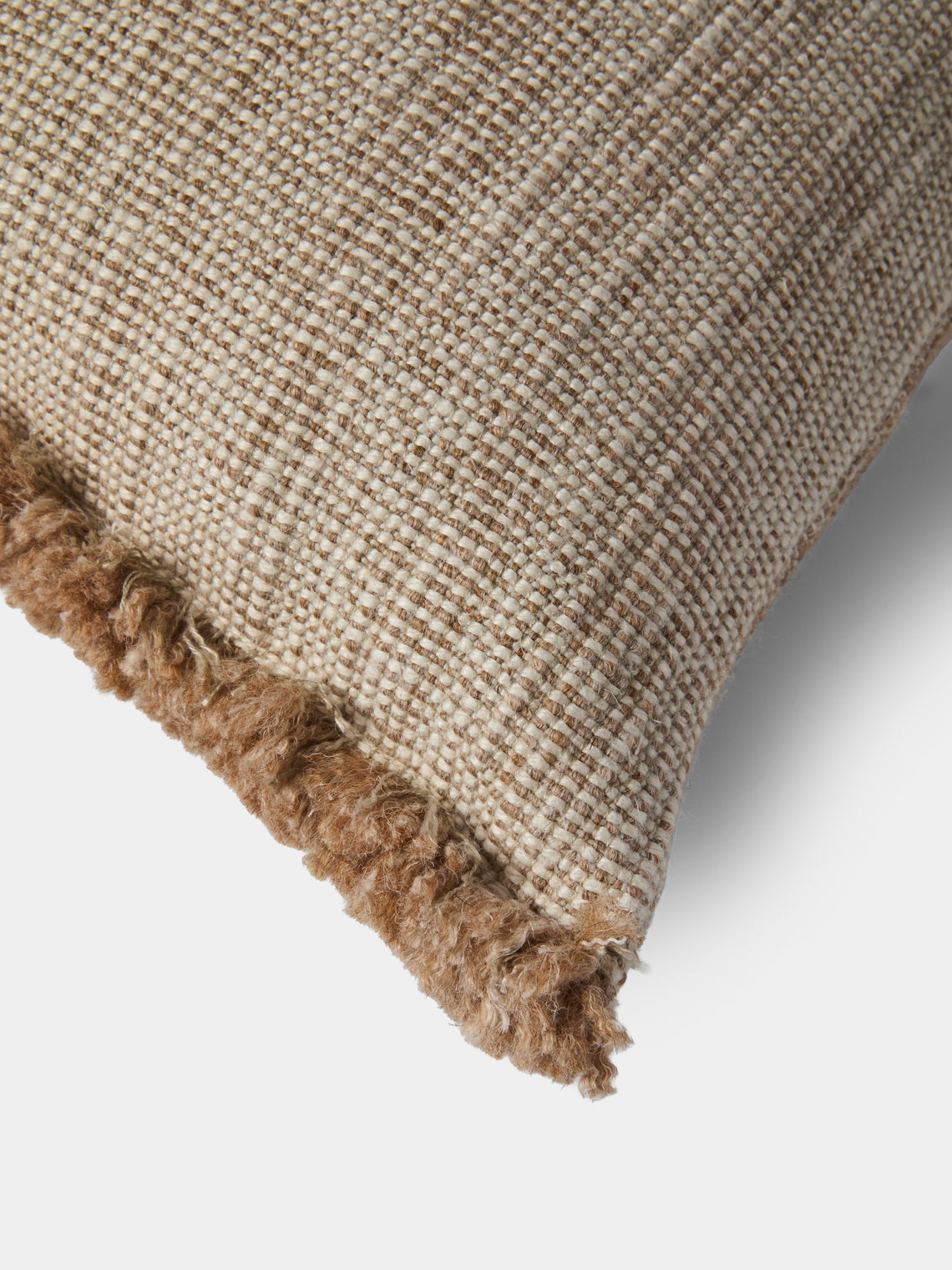 de Le Cuona - Forage Cloth Linen Fringe-Detail Cushion (17.5in/45cm) - Green - ABASK
