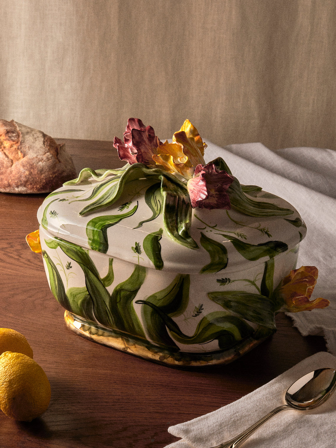 Fioravola - Tulips Hand-Painted Ceramic Tureen with Platter - White - ABASK