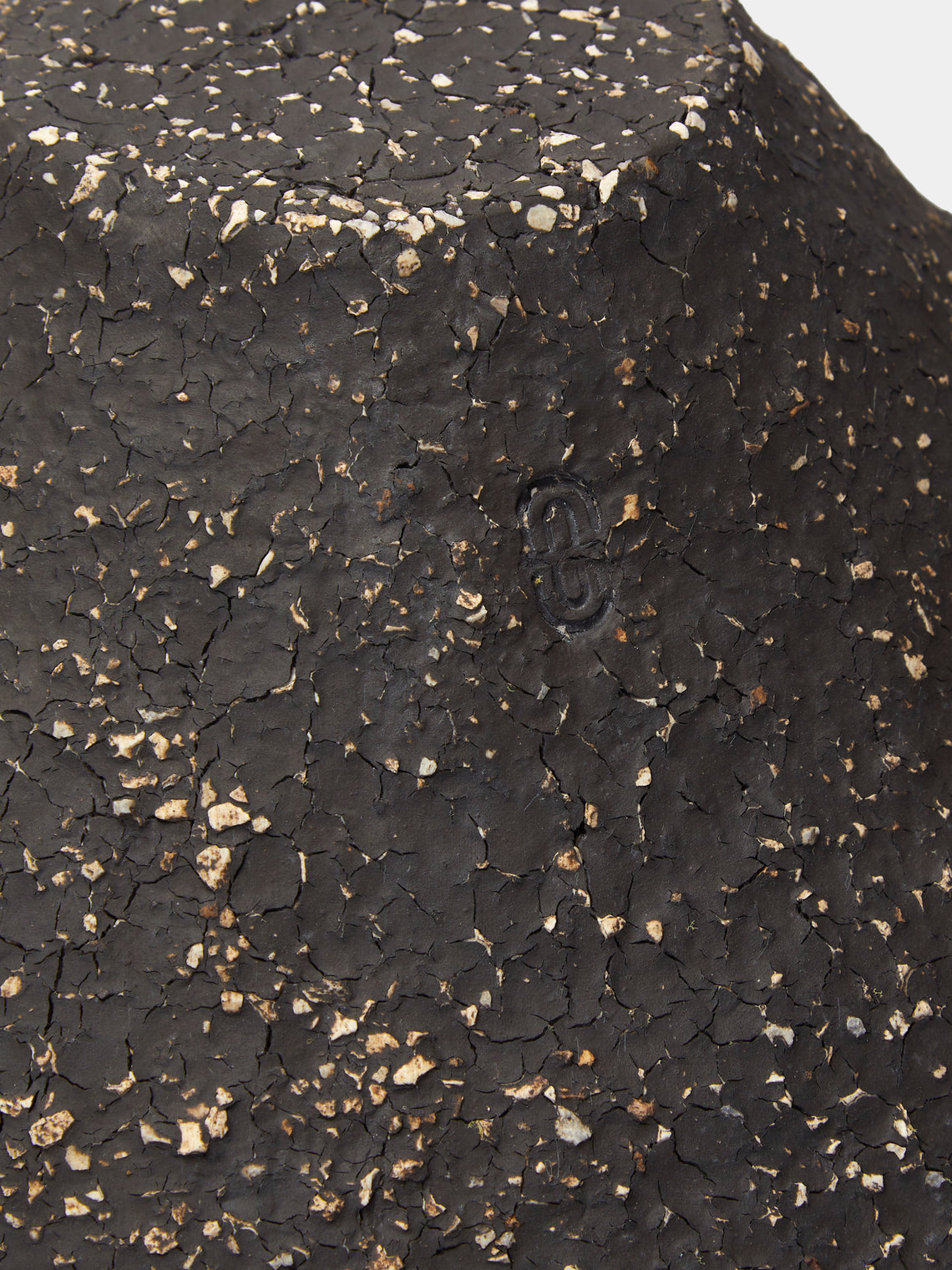 Sara Bergami - Hand-Formed Chamotte Stoneware Vase - Black - ABASK