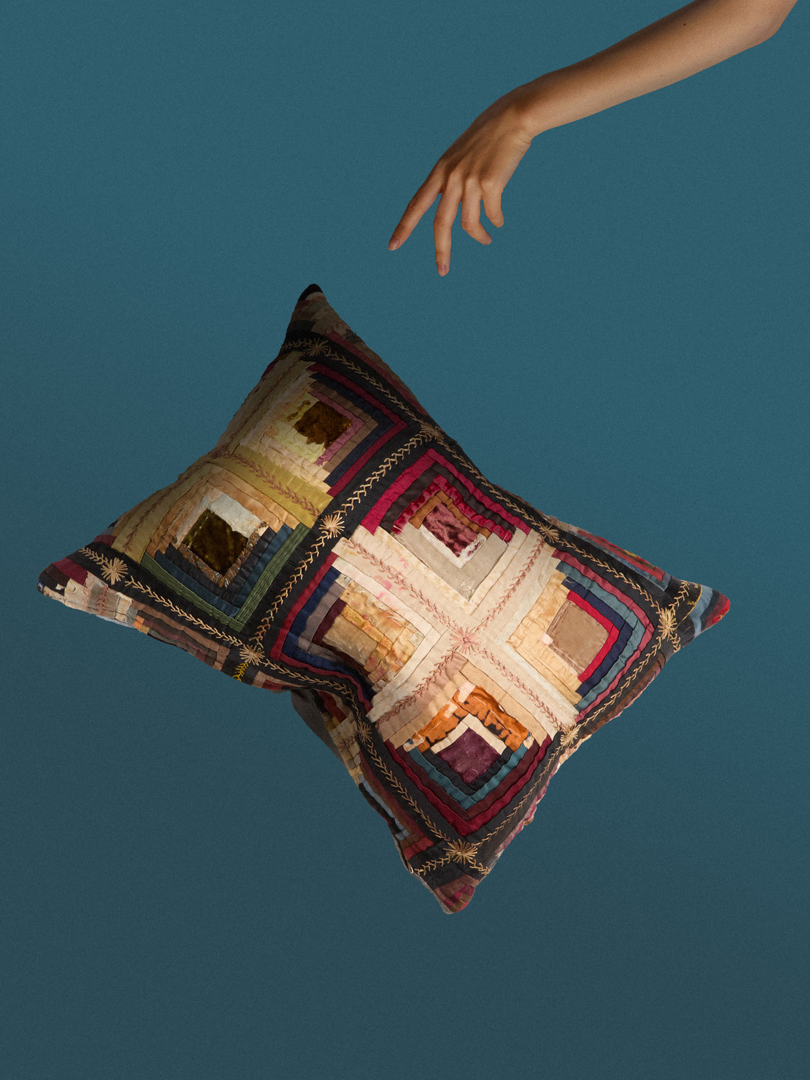 By Walid - 19th-Century Log Cabin Patchwork Damask Cushion (19.5in/50cm) - Multiple - ABASK