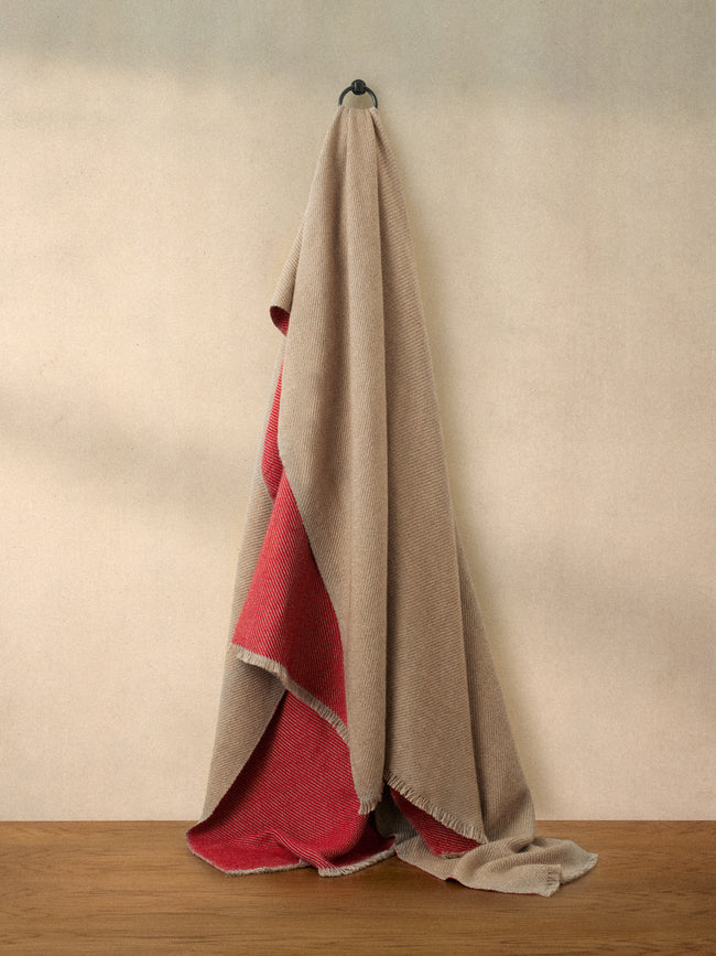Me & K - Reversible Merino Wool and Cashmere King-Size Blanket (106in/2.7m) - Red - ABASK