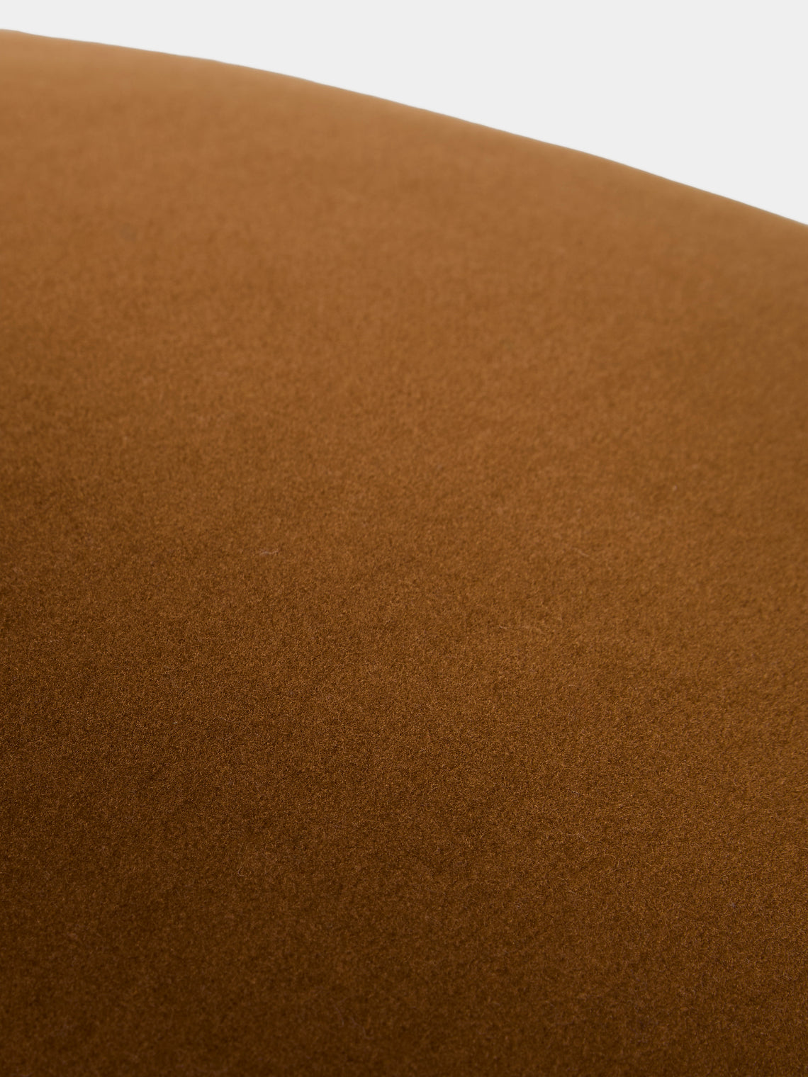 de Le Cuona - Merino Velvet Pillow (21.5in/55cm) - Brown - ABASK