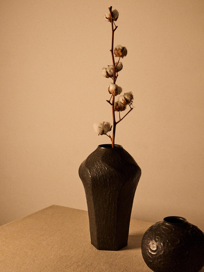 Lee Song-am - Hand-Thrown Stoneware Vase (15.5in/40cm) - Black - ABASK