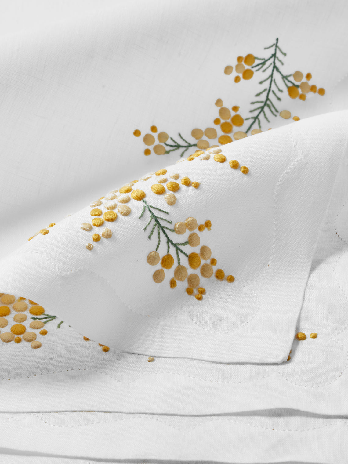 Taf Firenze - | Set of 6 | Mimosa Hand-Embroiderd Linen Placemats and Napkins - White - ABASK