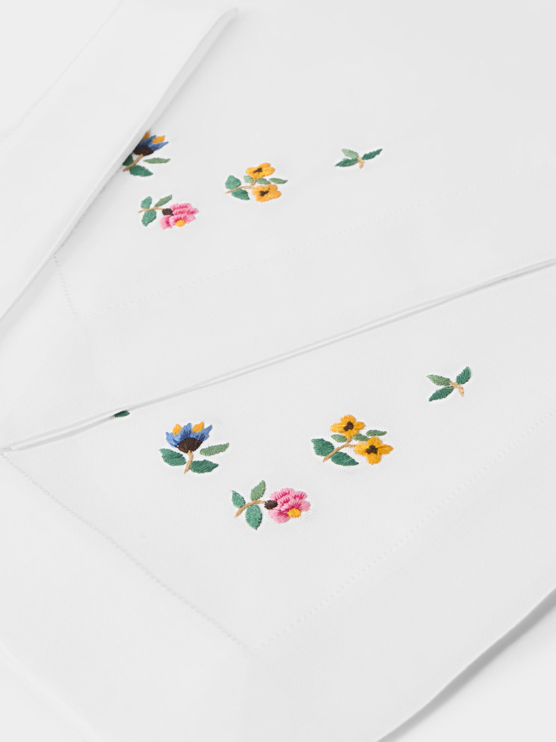 ERI Textiles - | Set of 4 | Scatter Flowers Hand-Embroidered Linen Napkins - White - ABASK