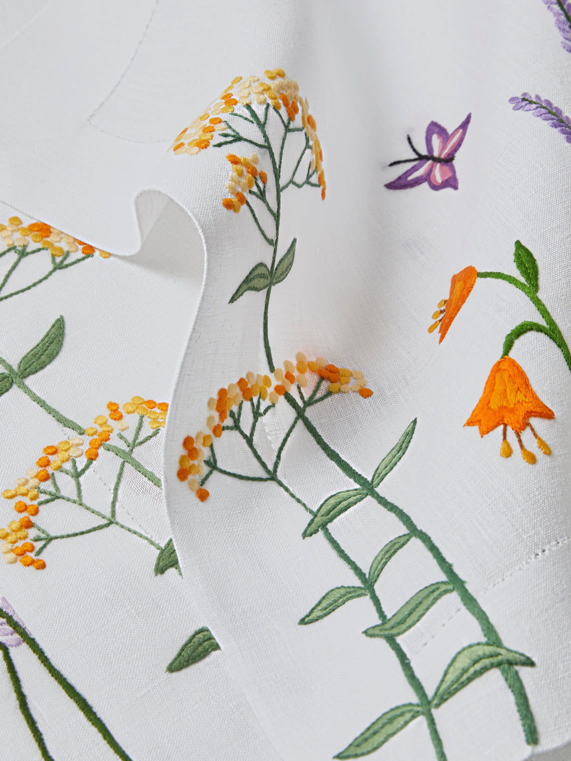 Taf Firenze - | Set of 6 | Summer Floral Hand-Embroidered Linen Placemats - White - ABASK
