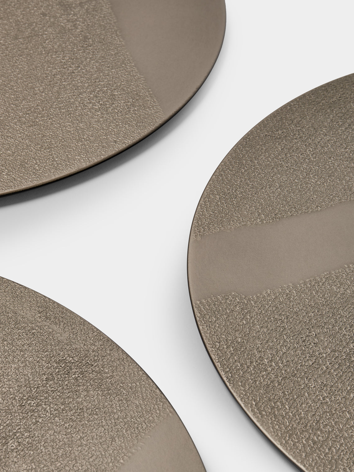 MAAR Design - | Set of 4 | Platino Hand-Painted Lacquered Placemats - Gray - ABASK