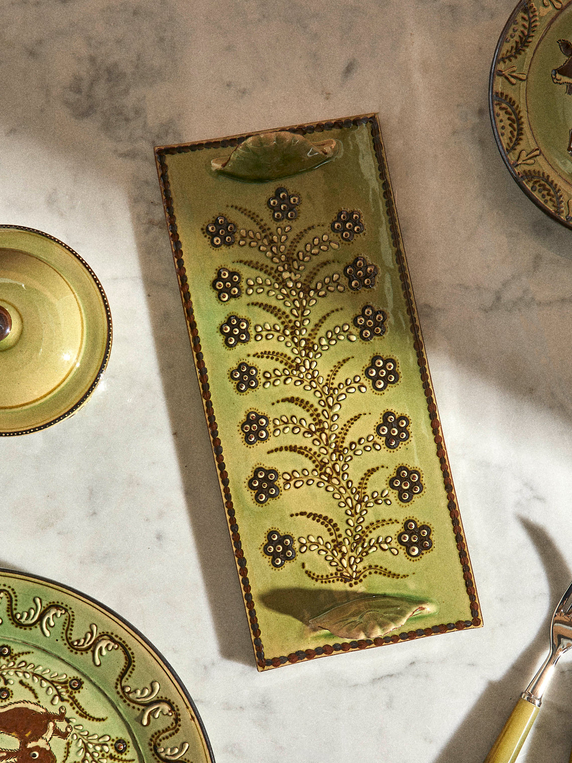 Poterie d’Évires - Flowers Hand-Painted Ceramic Cheese Board - Green - ABASK