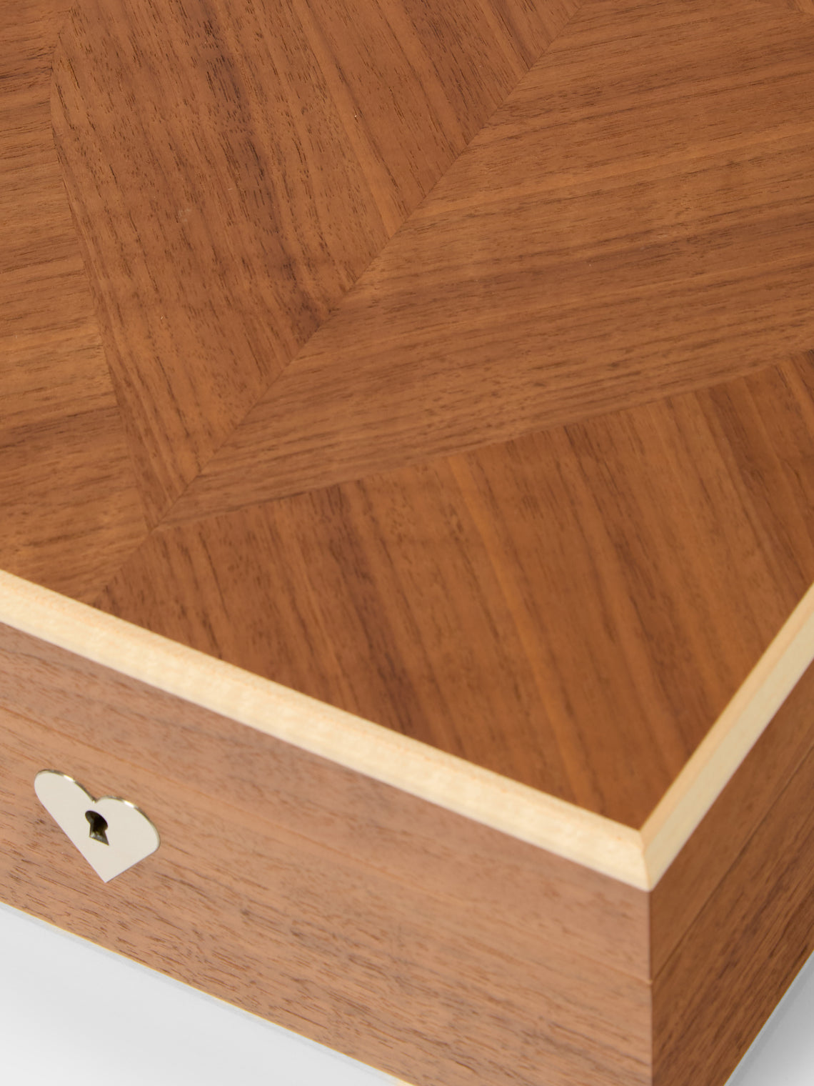 Linley - Henley Heart Walnut Box - Natural - ABASK