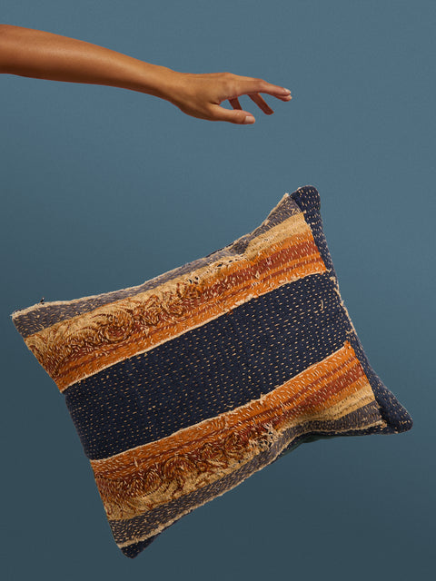 By Walid - 18th-Century French Aubusson Tapestry Wool and Damask Cushion (17.5in/45cm) - Multiple - ABASK