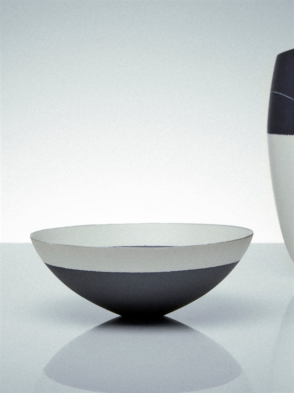 Paul James Ceramics - Fractured Reality Hand-Thrown Ceramic Bowl - Black - ABASK