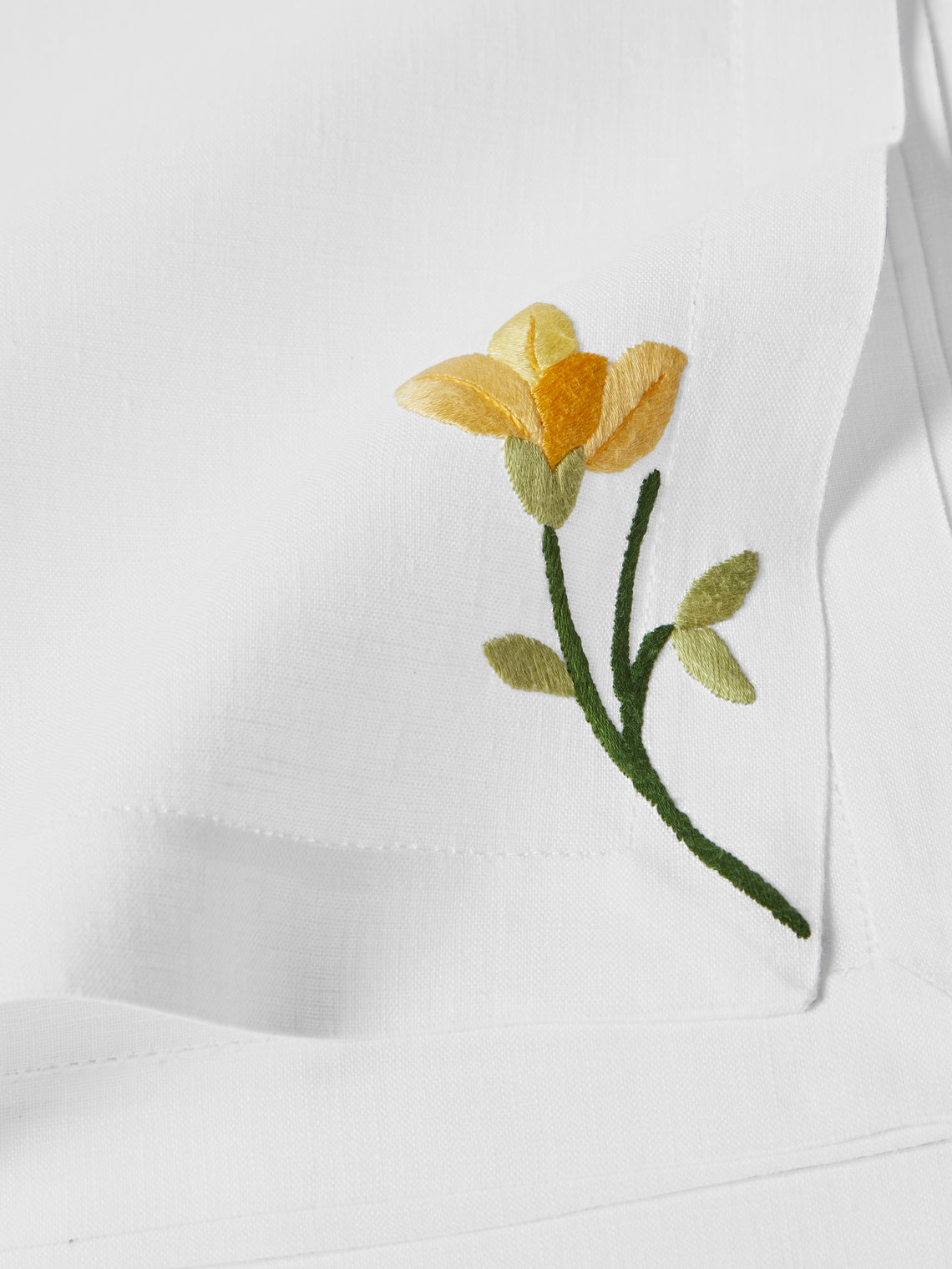 Taf Firenze - | Set of 12 | Floral Hand-Embroidered Linen Tablecloth and Napkins - White - ABASK