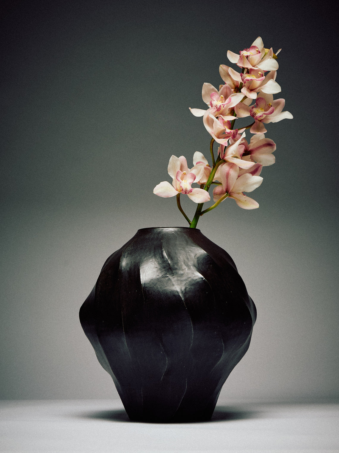Lee Song-am - Black Clay Vase (13.5in/34cm) - Black - ABASK