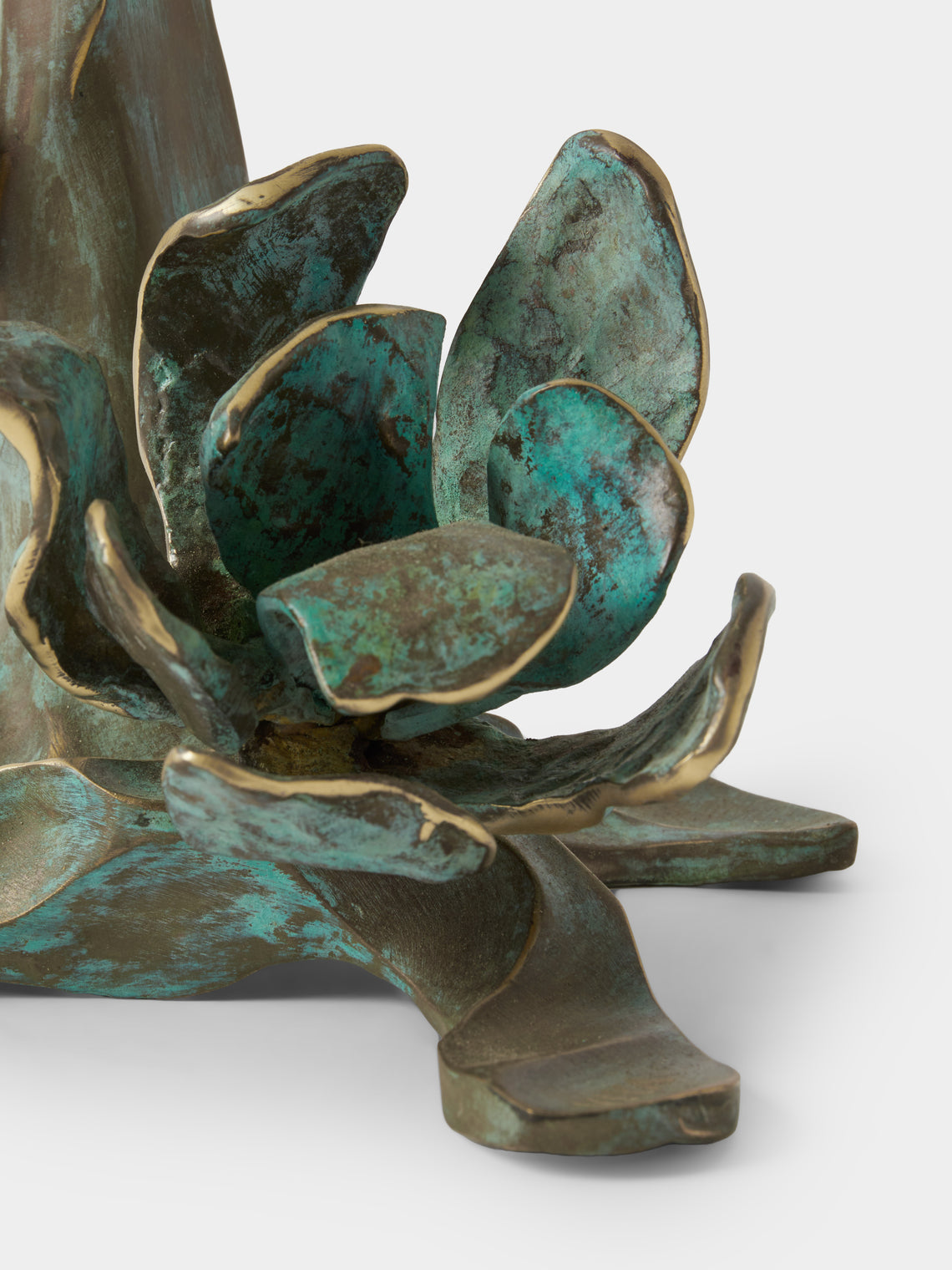 Viya - Glory Lily Brass Medium Candle Holder - Brass - ABASK