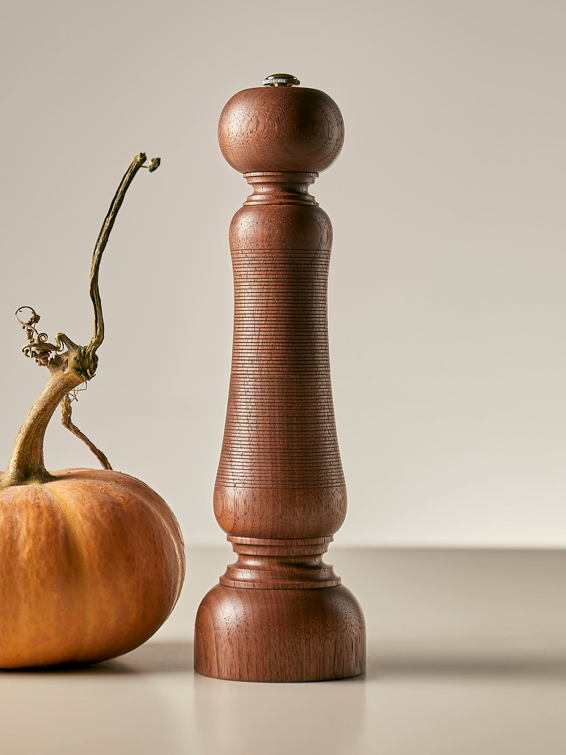 Yamani Woodworks - Hand-Turned Wood Pepper Mill (9in/23cm) - Brown - ABASK