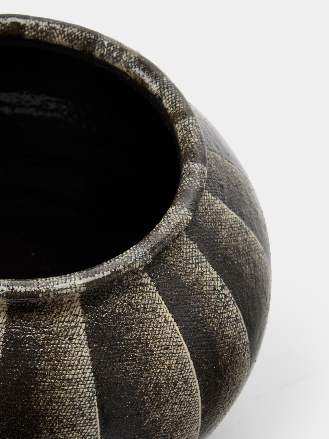 Masumi Ando - Textured Ceramic Water Jar - Gray - ABASK