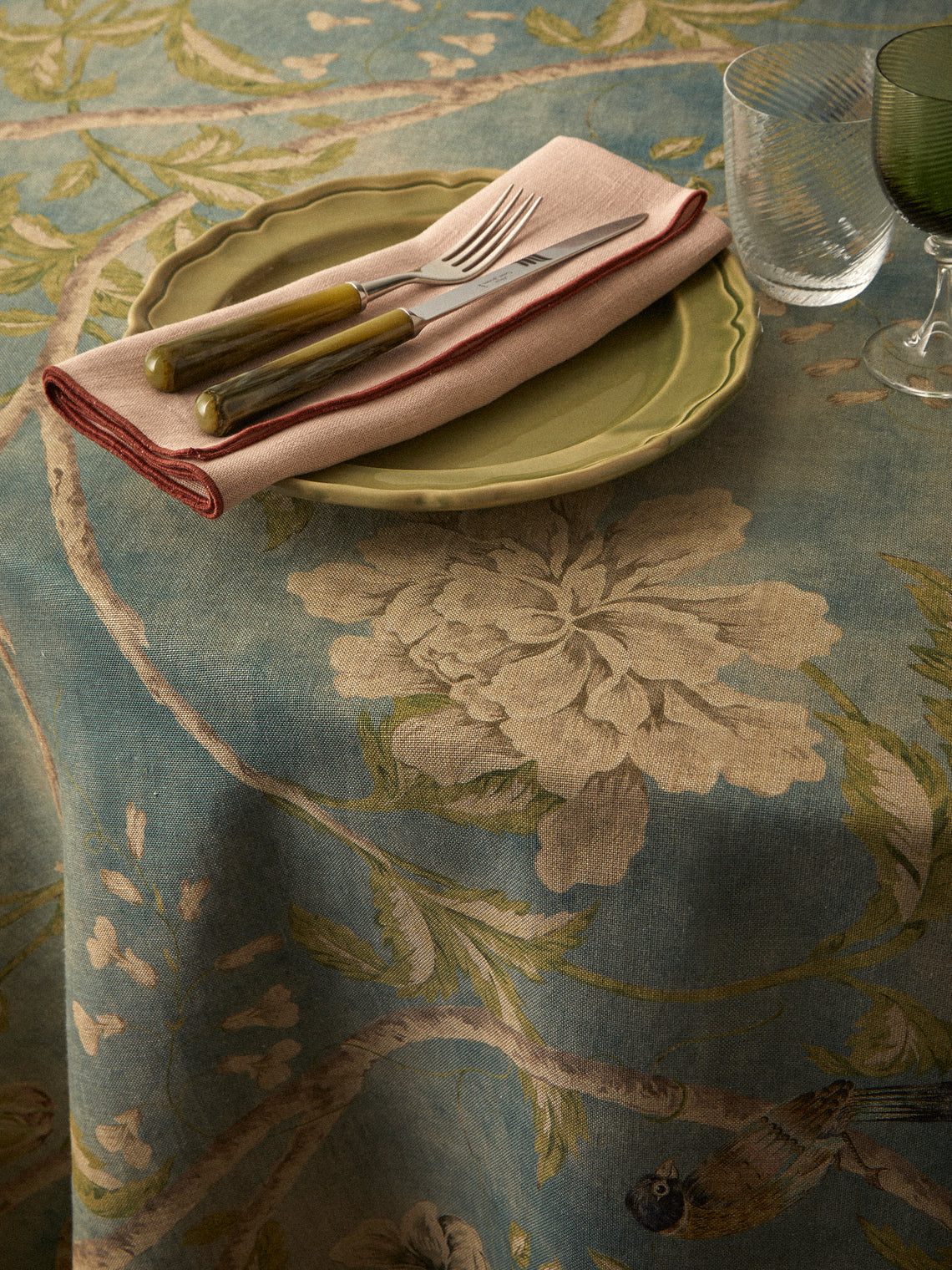 Borgo delle Tovaglie - Filo Affresco Embroidered Linen Round Tablecloth (110in/2.8m) - Blue - ABASK
