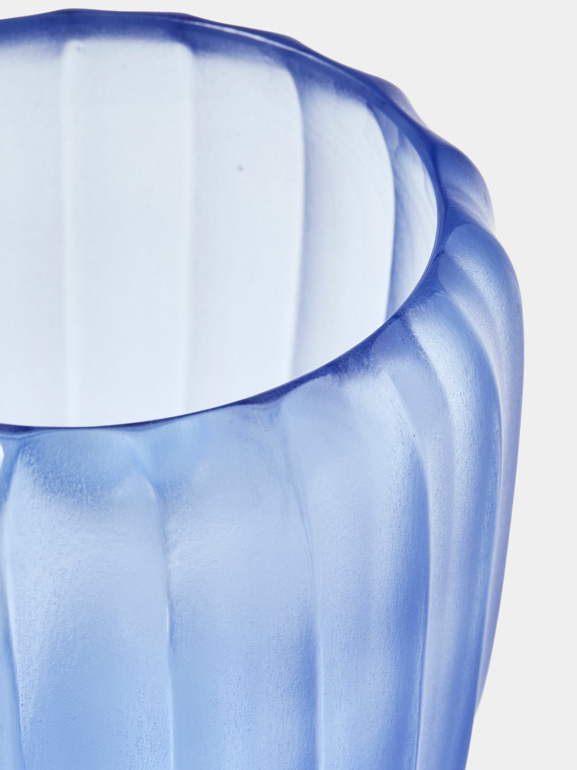 Micheluzzi Glass - Rullo Bluino Coste Hand-Blown Murano Glass Vase (4.5in/11cm) - Blue - ABASK