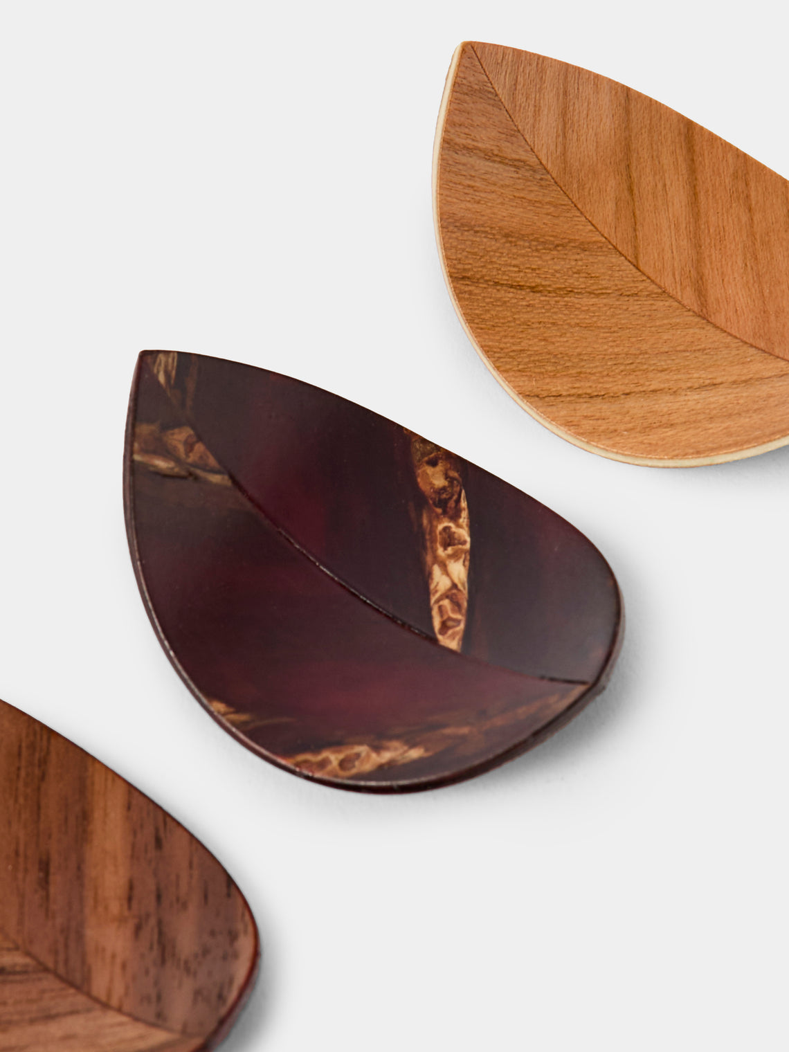 Denshiro - Leaf Cherry Bark Chopstick Rests (Set of 3) - Brown - ABASK