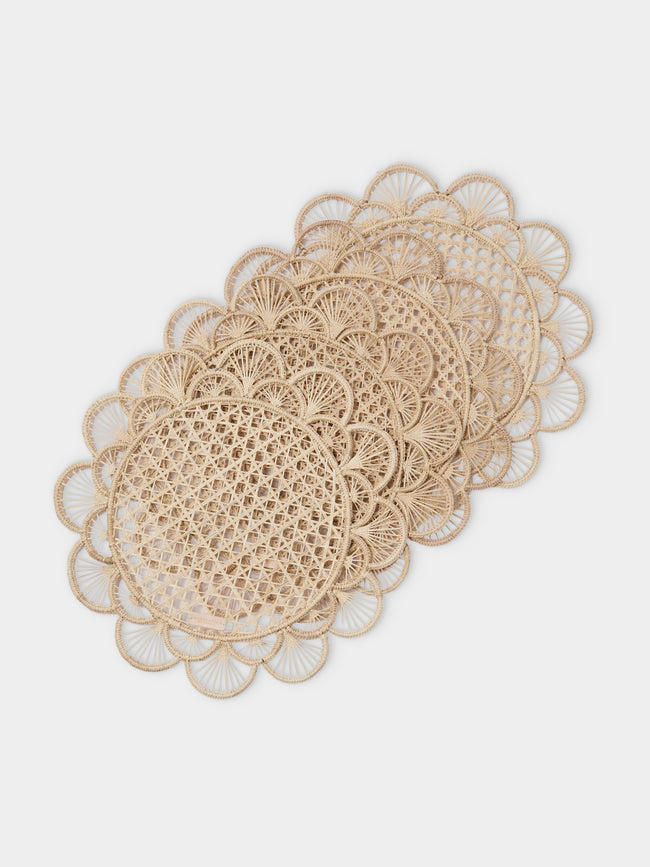 CasaLatina - | Set of 4 |Margarita Handwoven Iraca Palm Placemats - Cream - ABASK - 
