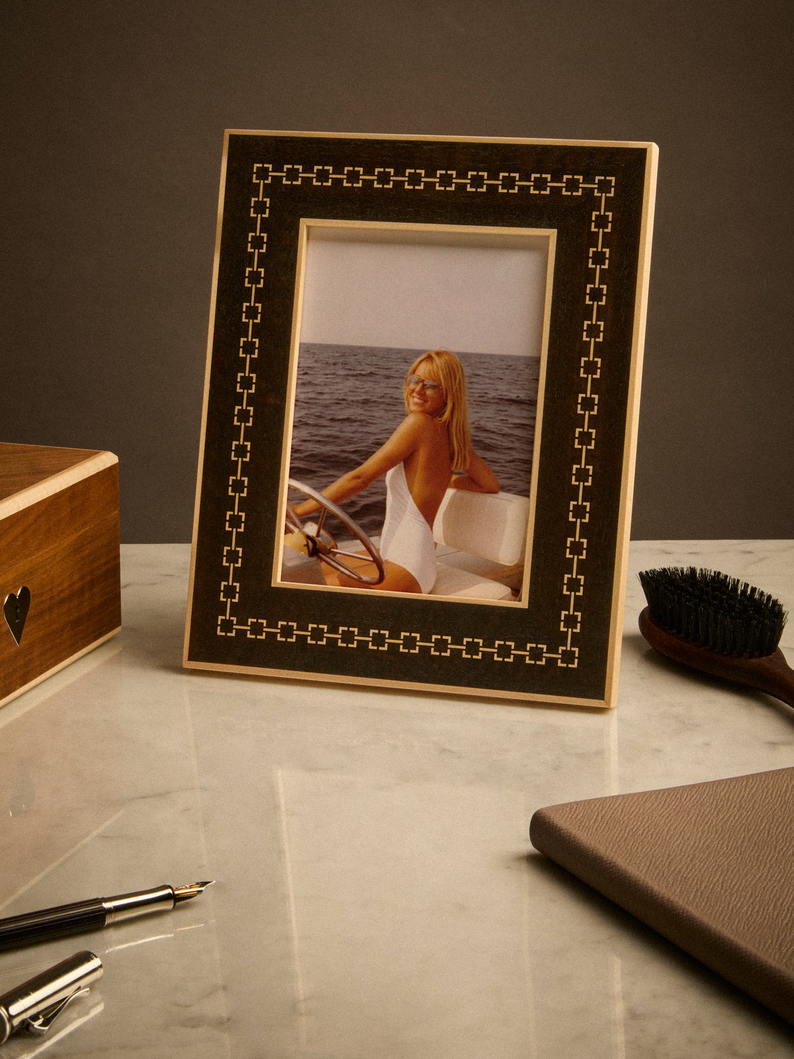 Linley - L-Chain Eucalyptus Photo Frame (5x7") - Brown - ABASK