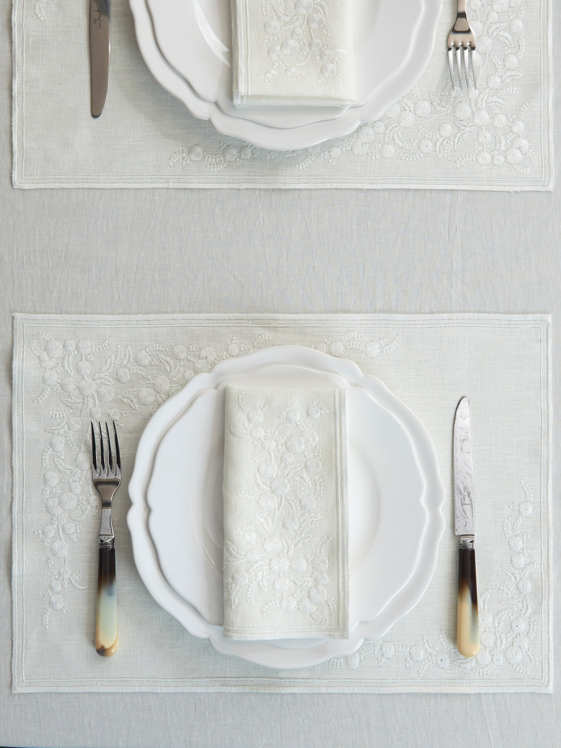 Borgo delle Tovaglie - Venaria Embroidered Linen Placemats (Set of 4) - Ivory - ABASK