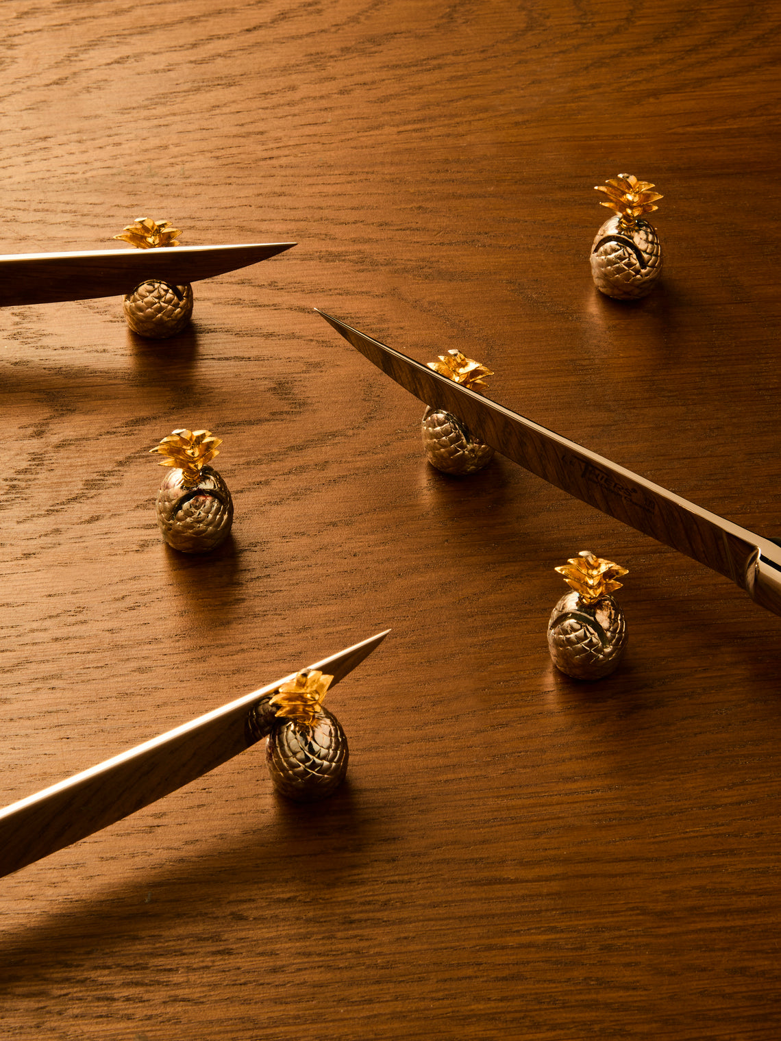 Antique and Vintage - Mid-Century Pineapples Silver-Plated Knife Rests (Set of 6) - Silver - ABASK