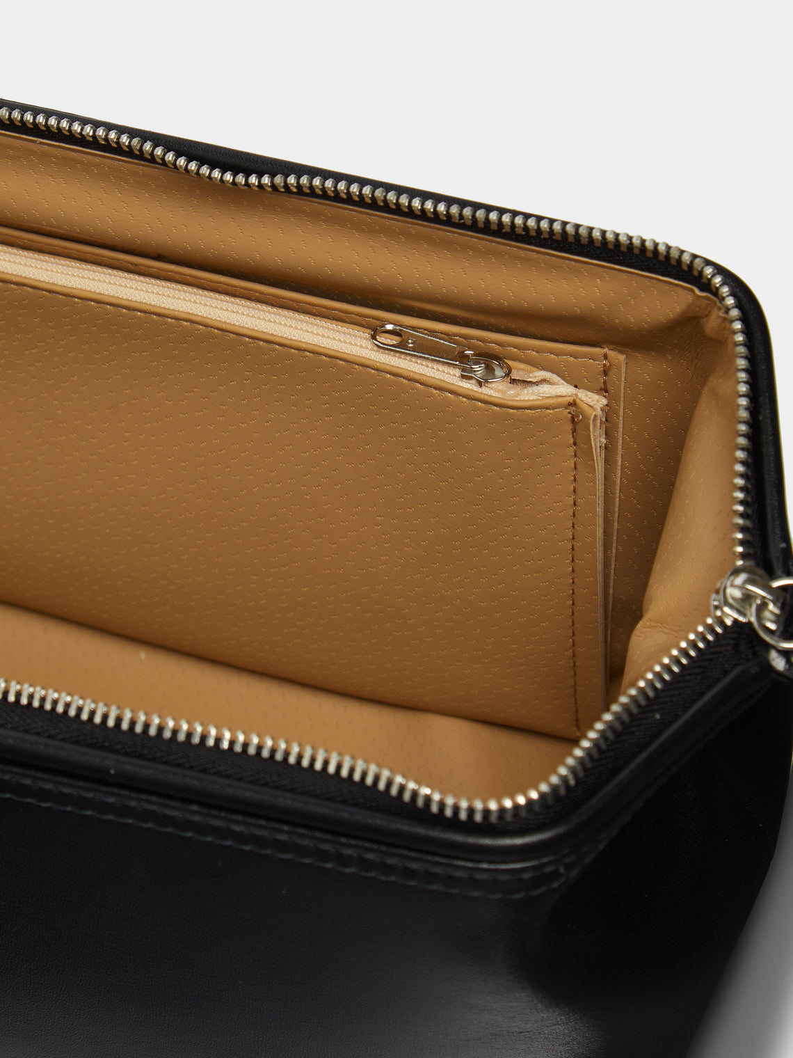 Leather Medium Wash Bag