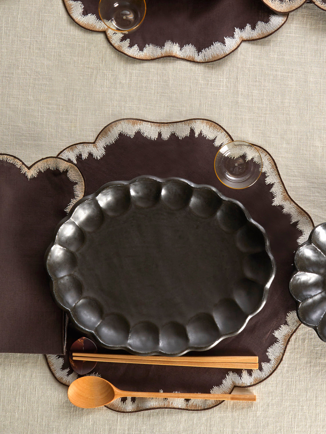 Kaneko Kohyo - Rinka Ceramic Oval Dinner Plates – 12in/30cm (Set of 4) - Black - ABASK