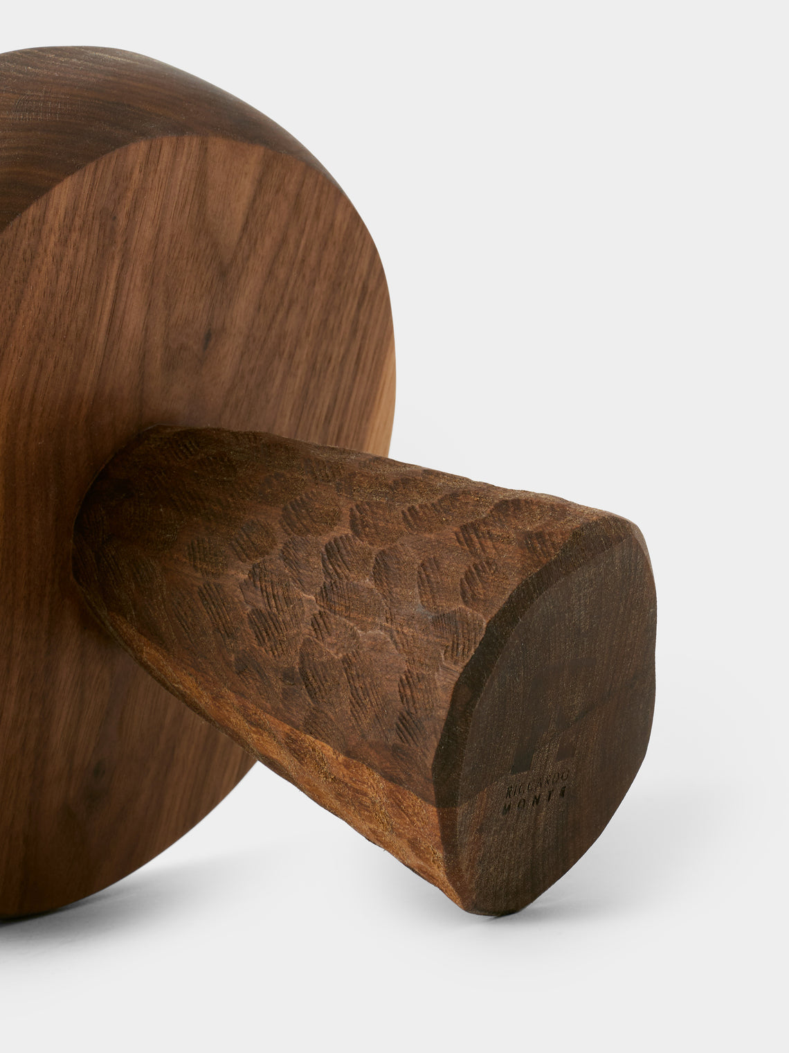 Riccardo Monte - Hand-Carved Walnut Cake Stand - Brown - ABASK