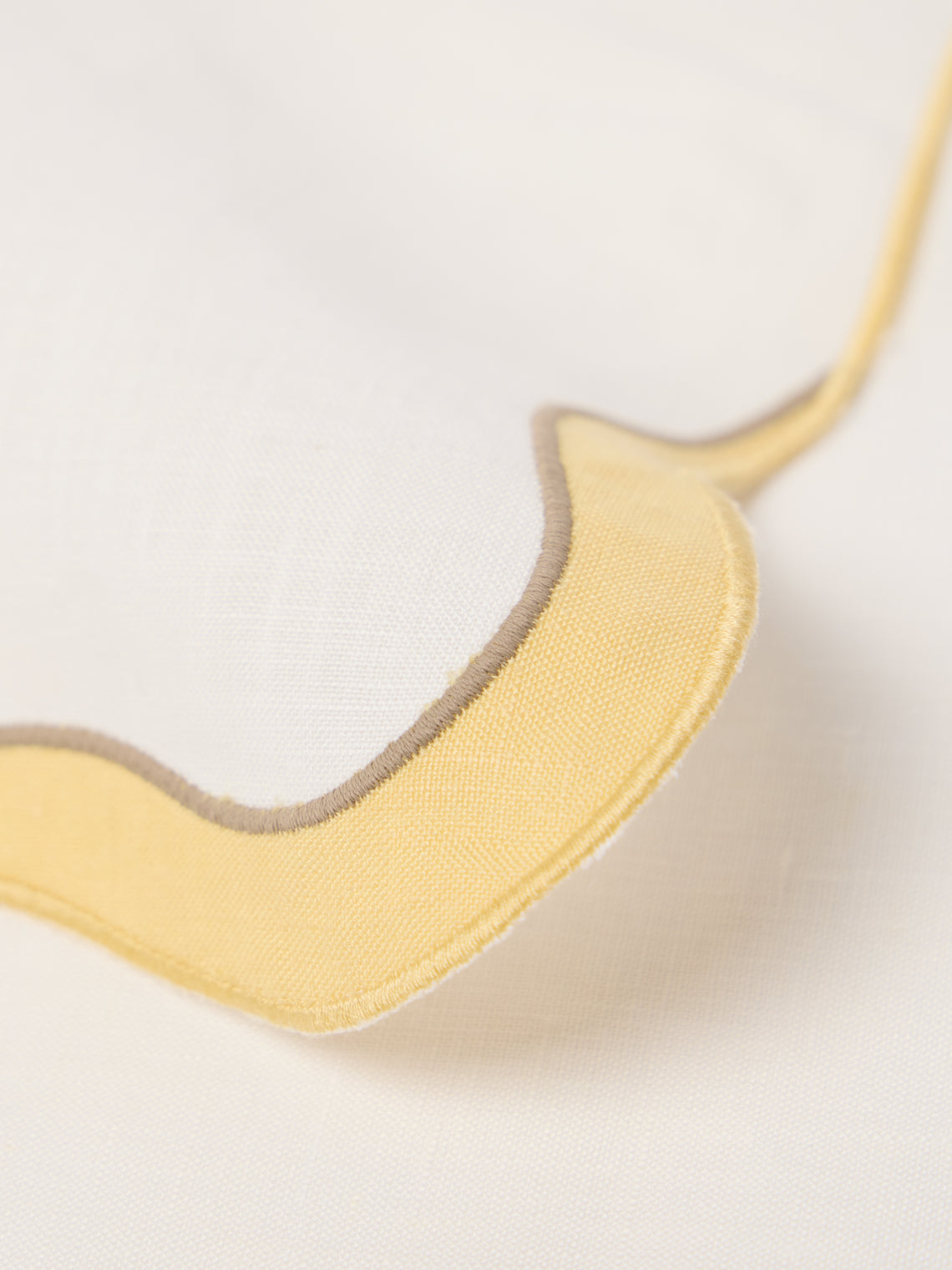 Cosima Swayze - | Set of 4 | x Los Encajeros Wave Linen Napkins - White - ABASK